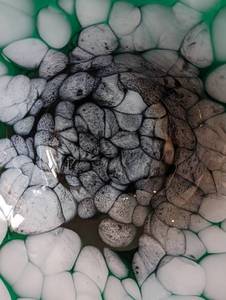 lot 41 image: Beautiful Green Art Glass Bowl