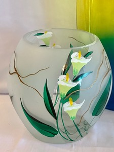 lot 83 image: Three Decorative Vases