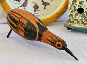 lot 87 image: Variety of Home Decor Items