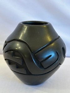 lot 122 image: Black Ware Southwestern Stella Chavarria Pottery Vase