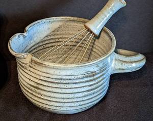 lot 114 image: Decorative Pottery Pitcher and Bowl
