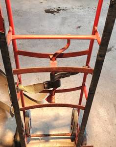 lot 220 image: U-Haul Dollie with Support Straps