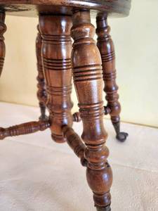 lot 229 image: Vintage Piano Stool