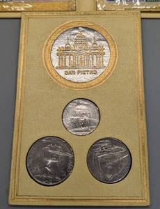 lot 293 image: 1950 Souvenir Vatican Coins and Stamps