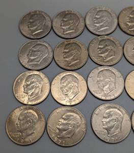 lot 294 image: Twenty Three 1971 P Eisenhower Dollars