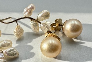 lot 290A image: Two Pairs of Pearl and 14k Earrings