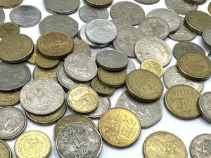 lot 325 image: Large Variety of Mexico Coins