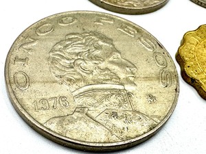 lot 321 image: Variety of Vintage Coins including 1925 Espana 25 Centimos Coin