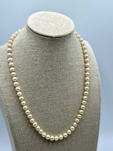 lot 307 image: Pearl Necklace with 14k Clasp