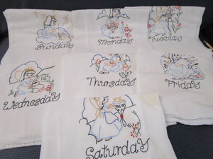 lot 33 image: Dish Towels