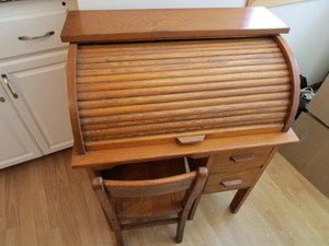 lot 3 image: Childs Antique Rolltop Desk & Chair