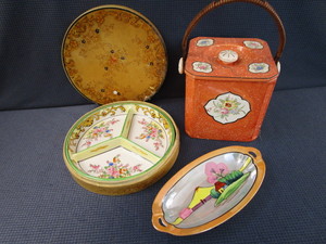 lot 46 image: Hand Painted Japan Ceramics