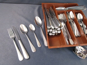 lot 48 image: Stainless Flatware