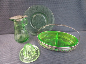 lot 52 image: Green Depression Glass
