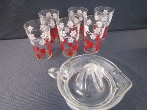 lot 55 image: MCM Fire King Glasses, Reamer