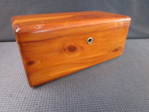 lot 61 image: Lane Mini Cedar Chest