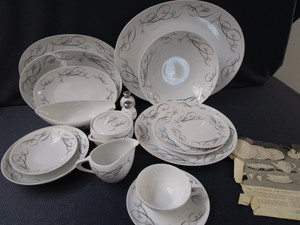lot 66 image: MW China Service - Patrician