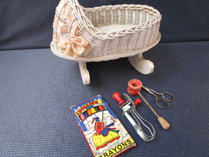 lot 73 image: Childs Early Toys