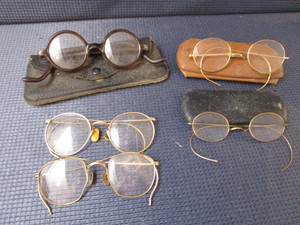 lot 74 image: Gold Frame Eye Glasses