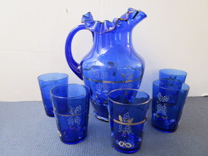 lot 101 image: Antique Beverage Set
