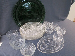 lot 134 image: Snack set