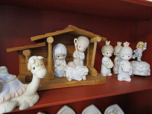 lot 156 image: Precious Moments