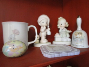 lot 160 image: Precious Moments