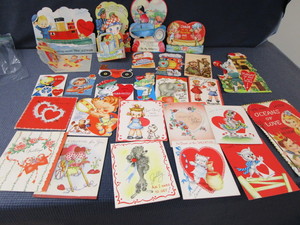 lot 163 image: Vintage Valentines
