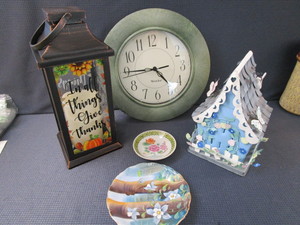 lot 172 image: Home Dcor - Clock