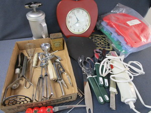 lot 176 image: Kitchen Utensils