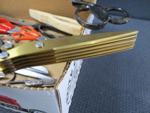 lot 186 image: Scissors