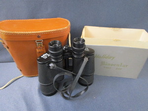 lot 188 image: Binoculars & Spy Scope