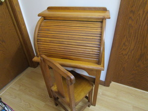 lot 201 image: Childs Antique Rolltop Desk & Chair