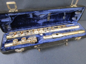 lot 202 image: Armstrong Flute