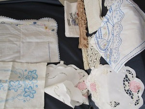 lot 194 image: Linens