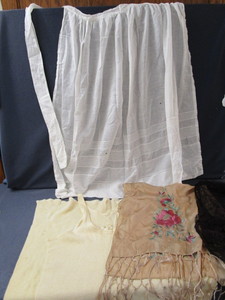 lot 200 image: Antique Clothing