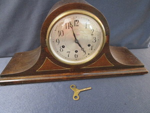 lot 204 image: Seth Thomas Mantle Clock