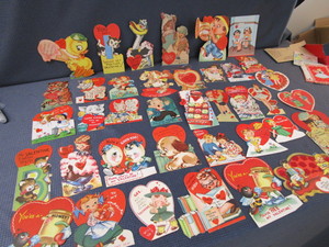 lot 227 image: Vintage Valentines