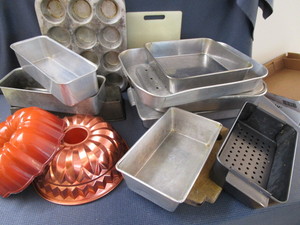 lot 244 image: Bakeware