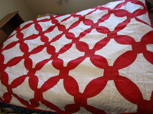 lot 252 image: Machined Quilt