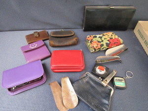 lot 265 image: Coin Purses, Tape, Shoe Horns