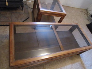 lot 273 image: Coffee & Lamp Tables
