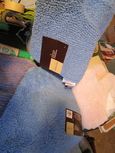 lot 283 image: Bath Mats & Rug, Curtain