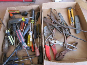 lot 299 image: Pliars & Screwdrivers