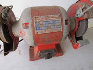 lot 302 image: Sun Bench Grinder