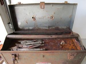 lot 308 image: Toolbox & Clamps