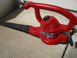 lot 327 image: Toro Leaf Blower