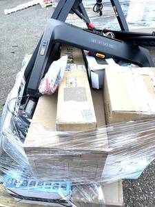 lot 129 image: Wholesale Pallet of Miscellaneous Items