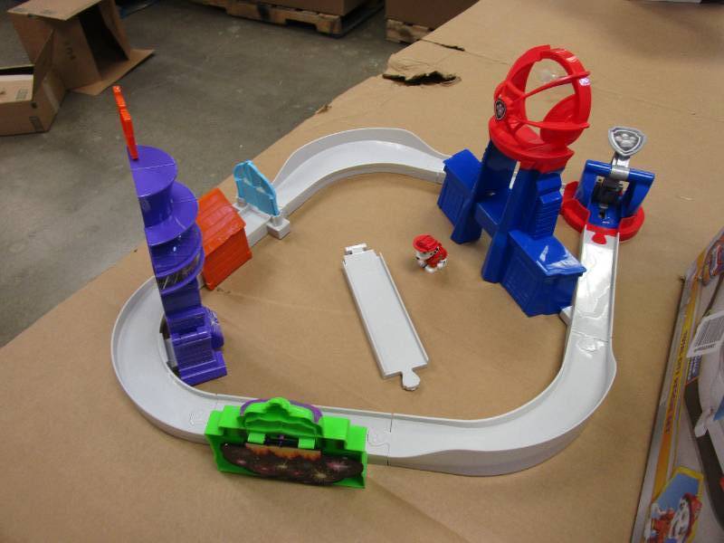 lot 208 image: Paw Patrol Total City Rescue Kit (MISSING FIRETRUCK & BRIDGE PIECE)