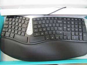 lot 794 image: Wired Ergonomic Keyboard in Black & Silver (OPEN BOX)